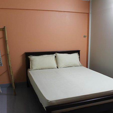 Smile Guesthouse Krabi town Екстериор снимка